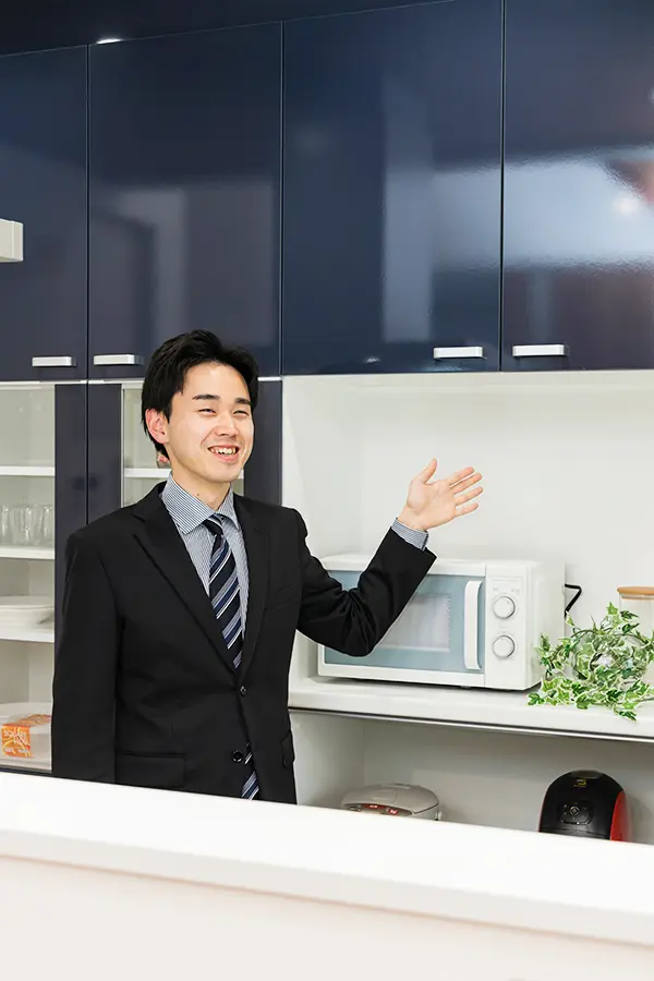 小さい頃はインドアで、おとなしい性格でした